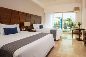 The Deluxe Ocean Front Room at Crown Paradise Golden Resort 